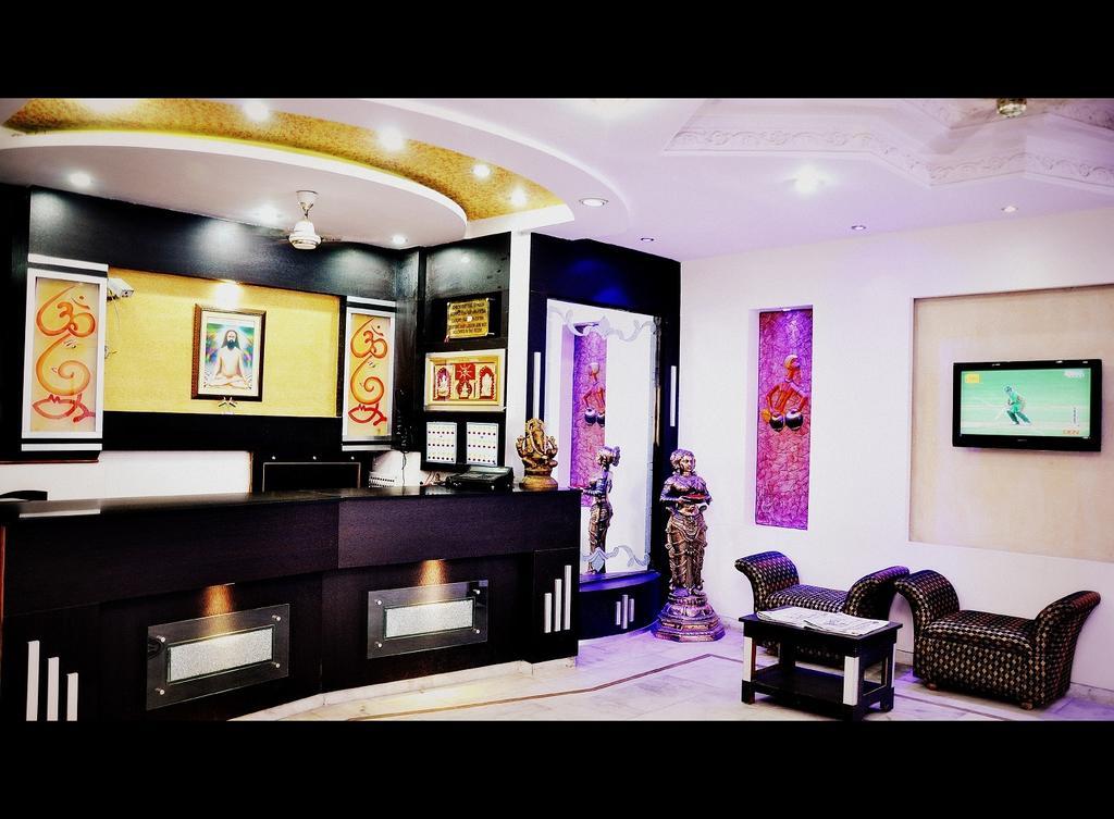 Hotel Peace Point - 1 Min Walking Distance From Station ニューデリー エクステリア 写真